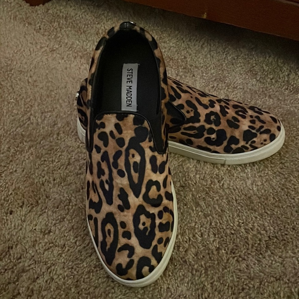 Steve Madden Leopard sneakers